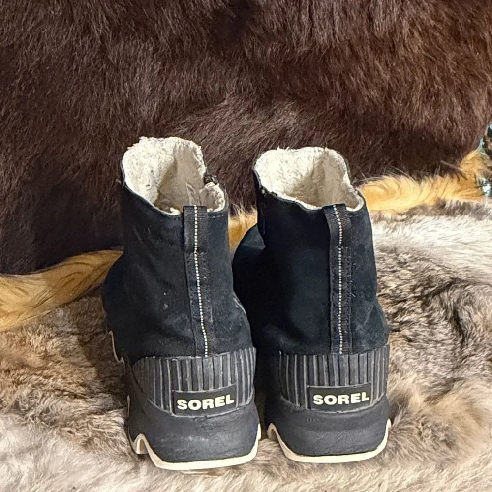 Women's Black Suede Ankle Boots 9 (4500)